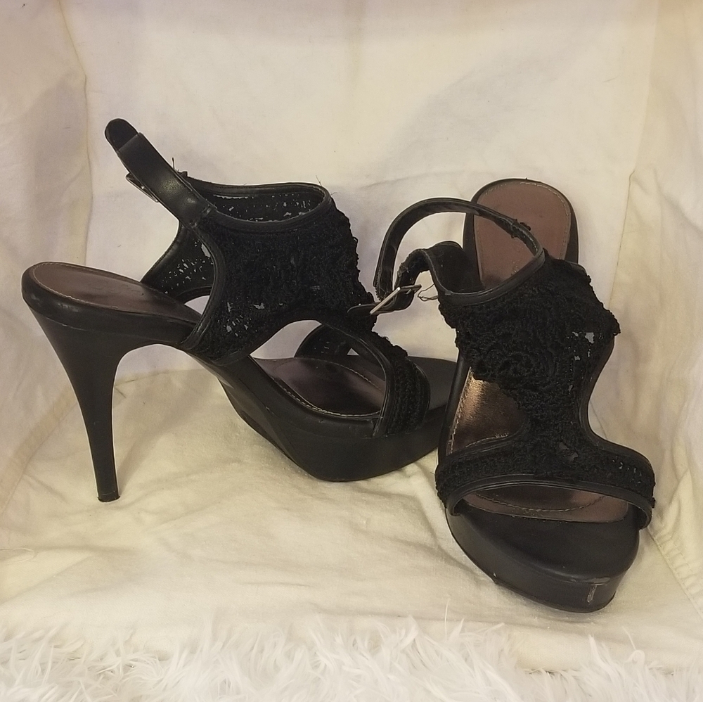 Sofia Vergara Crochet heels